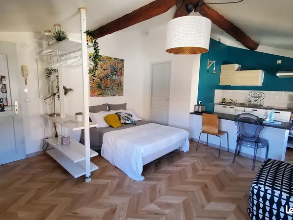Appartement meublé rénové à louer à l'année - Agde centre historique