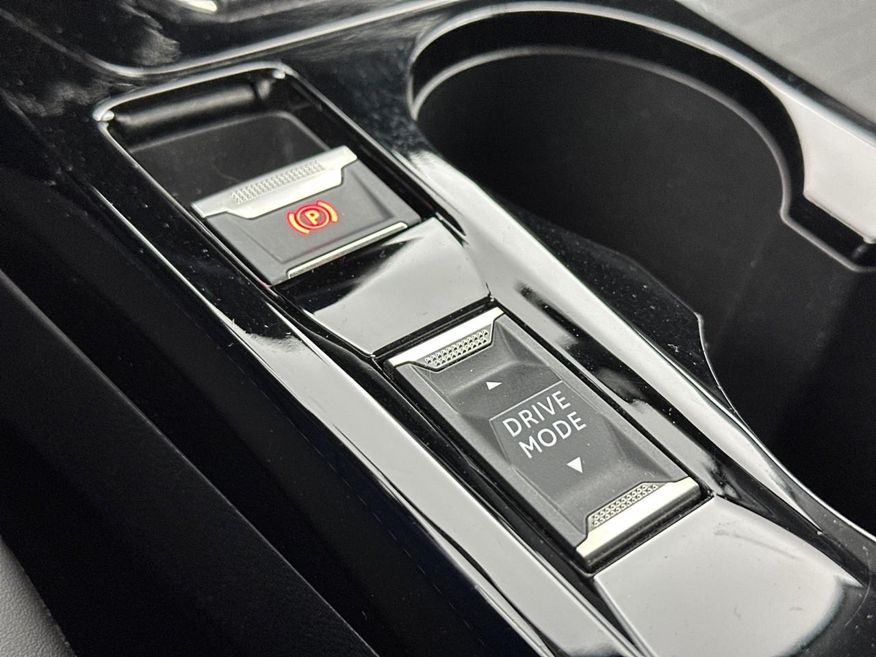 Peugeot 2008 puretech 130 s&s eat8 allure pack — photo 31