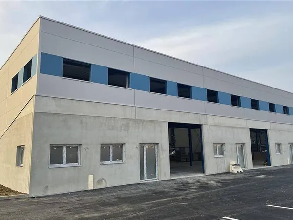 Local d'activité 480 m²