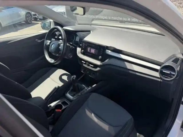 Skoda Fabia 1.0 mpi 80ch ambition — photo 10