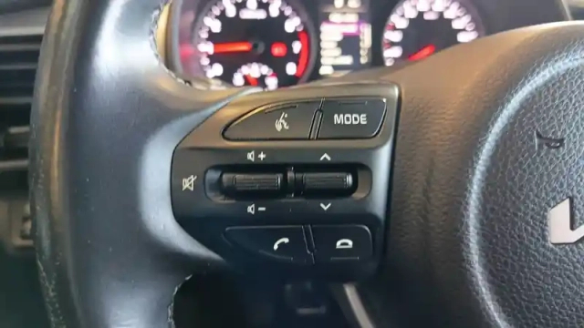 Kia Stonic 1.0 t-gdi 100 ch bvm6 — photo 19