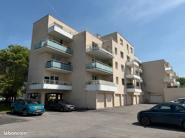 Appartement T2 49m² avec place parking fermé