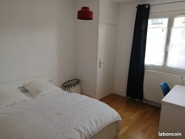 Chambre meublée en colocation 4 chambres - Appartement 90 m² - Lyon Ouest (secteur Vaise / Ecully) -