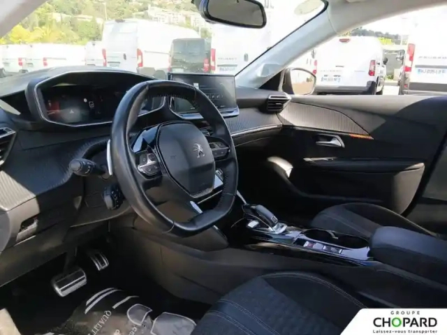 Peugeot 208 puretech 100 s&amp;s eat8 — photo 15
