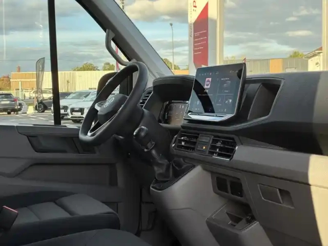 Volkswagen Crafter van 35 l3h3 2.0 tdi 140 ch — photo 23
