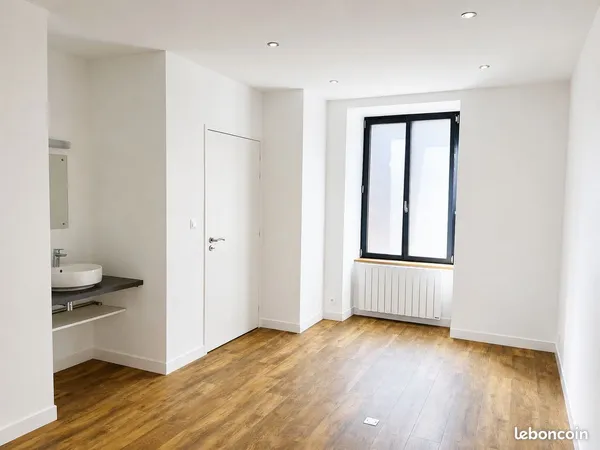 Proposition de location de bureau professionnel / cabinet / local à Sartilly-Baie-Bocage (50530)