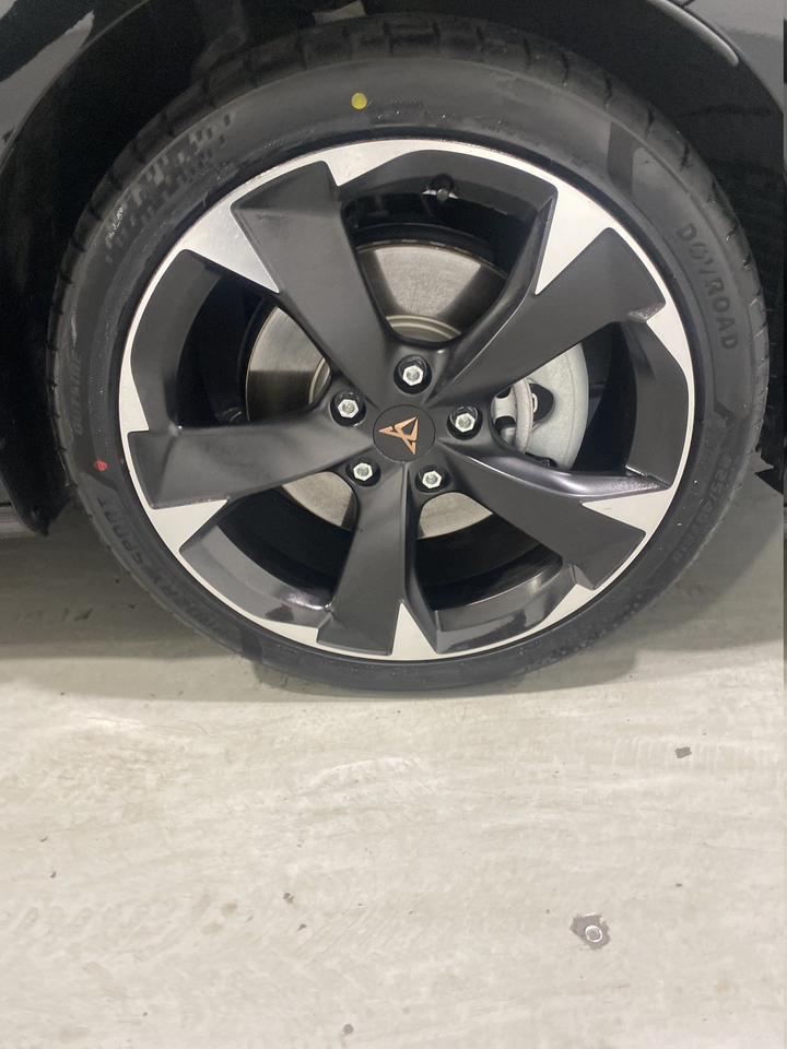 Cupra Leon — photo 38