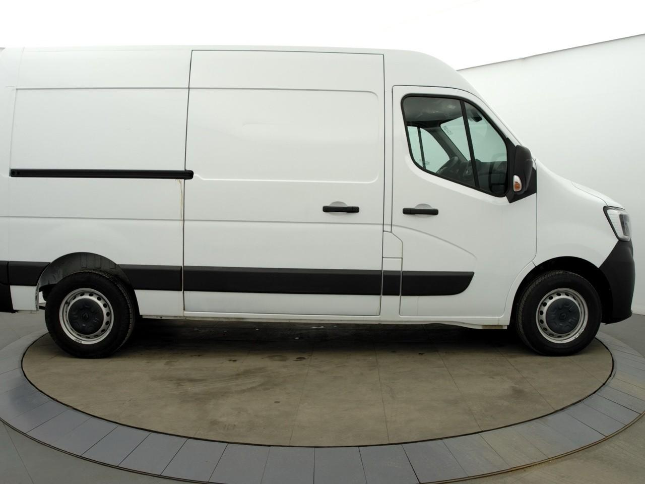 Renault Master fgn trac f3300 l2h2 blue dci 135 confort — photo 6
