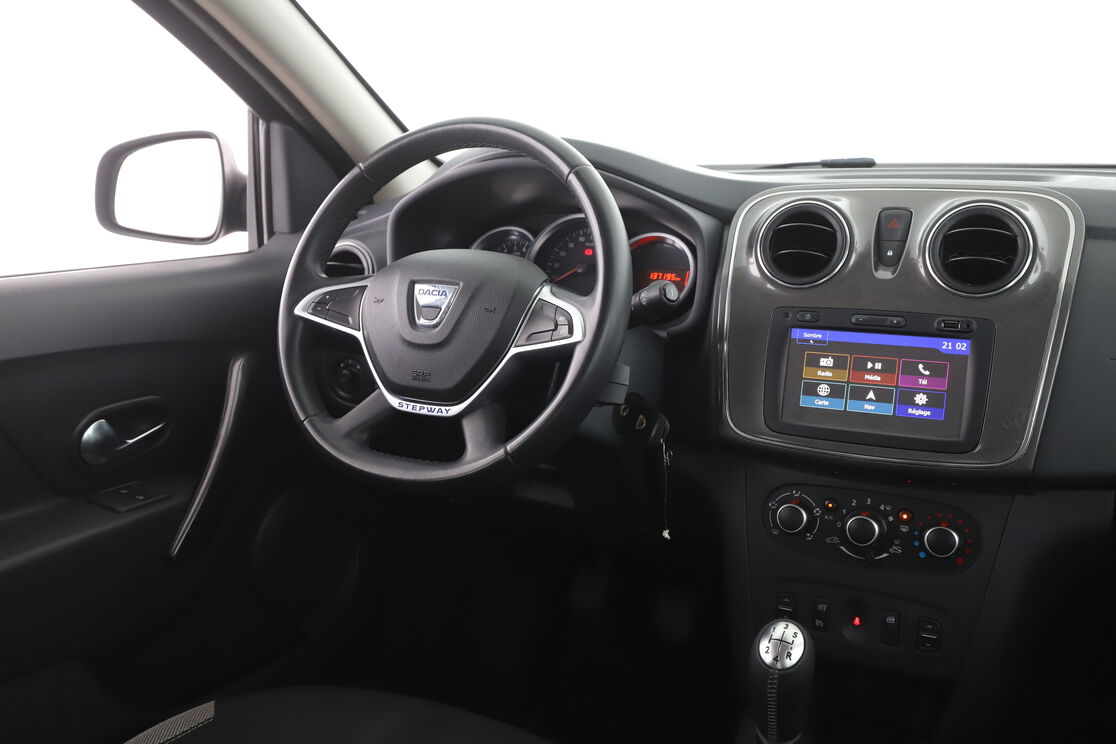 Dacia Sandero Stepway 0.9 TCe — photo 12