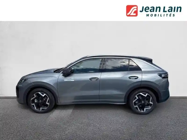 Volkswagen T-Roc 1.5 etsi evo2 hybrid 150 ch dsg7 — photo 8