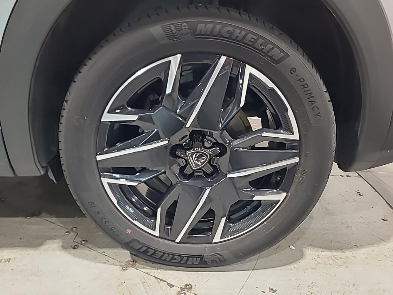 Peugeot 3008 hybrid 136 e-dcs6 gt — photo 16