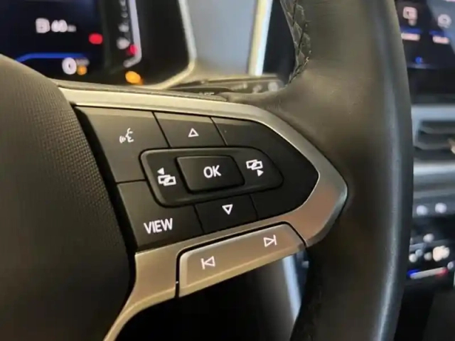 Volkswagen T-Roc 1.5 tsi evo 150ch style dsg7 — photo 13