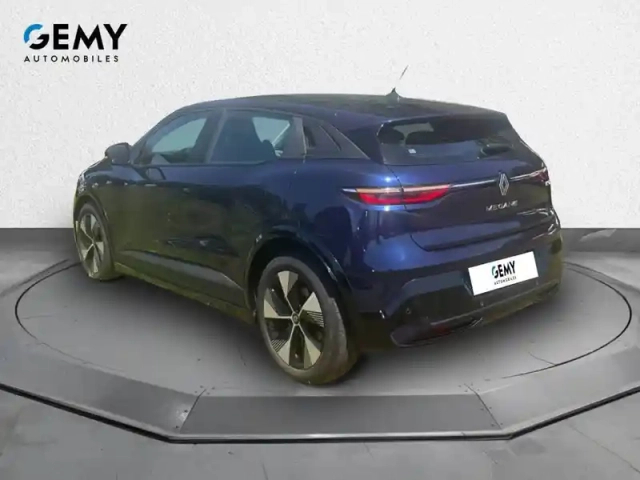 Renault Megane e-tech ev40 130ch standard charge — photo 7