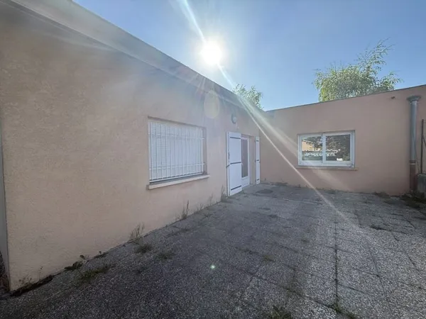 Local d'activité 48.5 m2 - VERNAISON