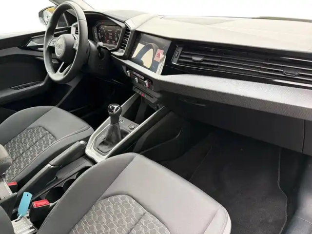 Audi A1 sportback 30 tfsi 116 ch s tronic 7 — photo 9