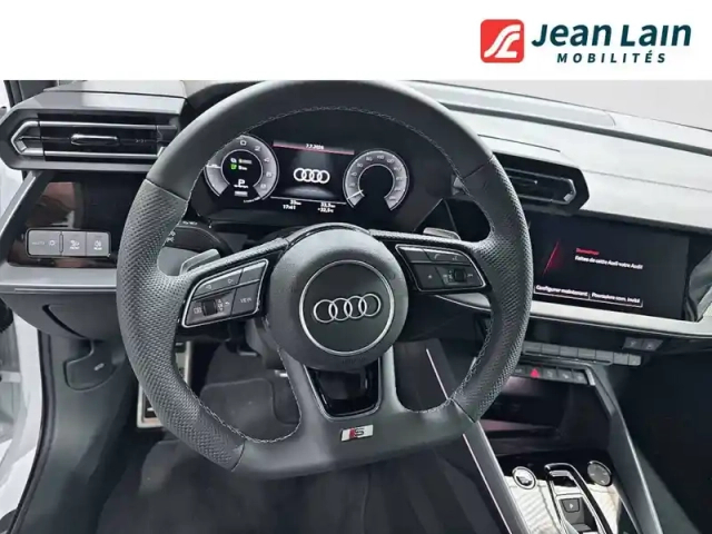 Audi A3 sportback tfsi e hybride rechargeable 204 s tronic 6 — photo 12