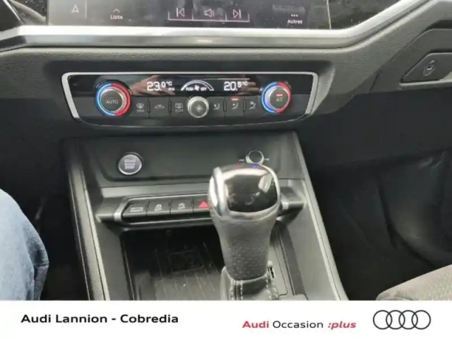Audi Q3 35 tdi 150ch 124g s line s tronic 7 — photo 15