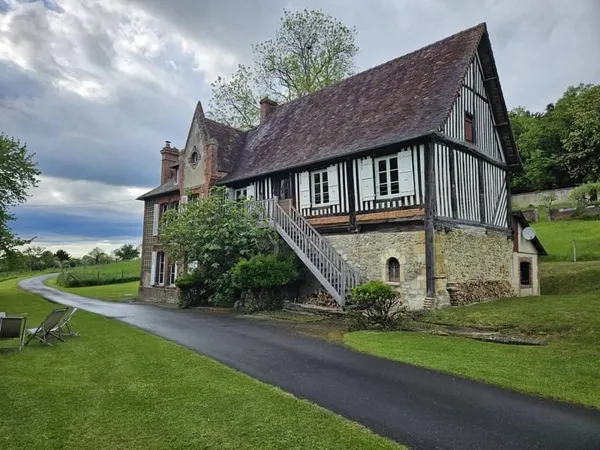 Maison 13 pièces 266 m²