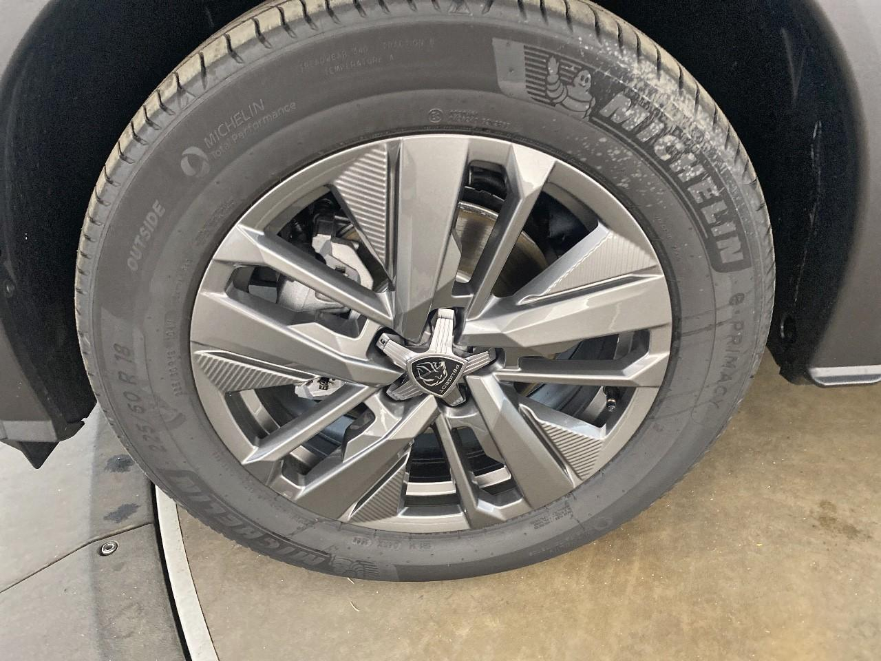 Peugeot 5008 hybrid 145 ch e-dcs6 allure — photo 11
