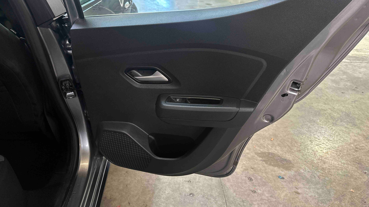Dacia Sandero ECO-G 100 GSR2 — photo 24