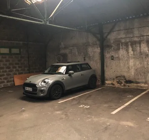 Place de parking voiture