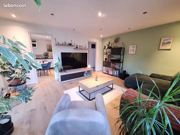 T4 lumineux de 90m2 avec garage parking et balcon à cluses