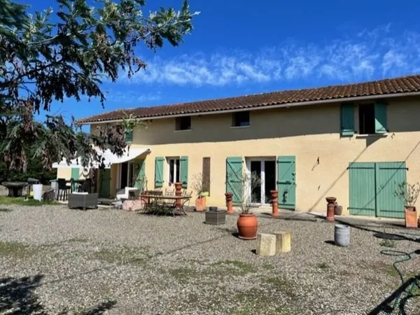 PLAISANCE (32) proche ;Belle MAISON DE CAMPAGNE XIX de 120m2 environ SANS TRAVAUX, lumineuse, sur un