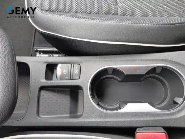 Renault Captur e-tech plug-in 160 — photo 22