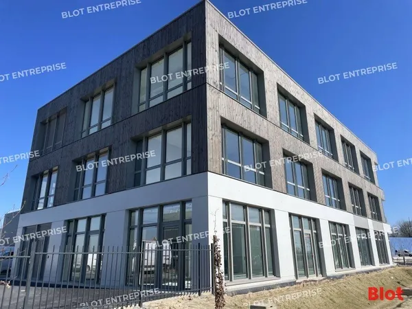 Bureaux 219 m²