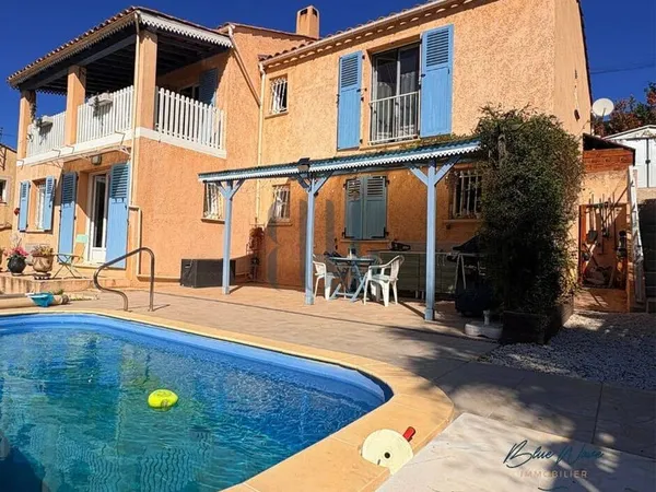 Villa 6 pièces 145 m²