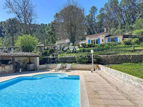 Maison 14 pièces 320 m²