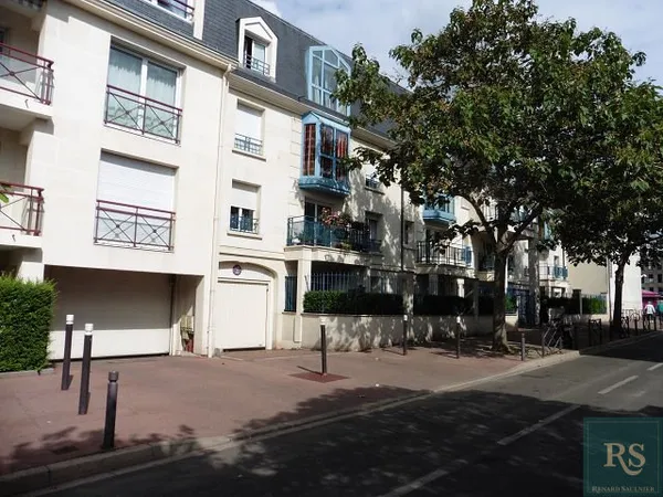 2 Pièces Plein Centre Ville Antony - balcon - cuisine équip