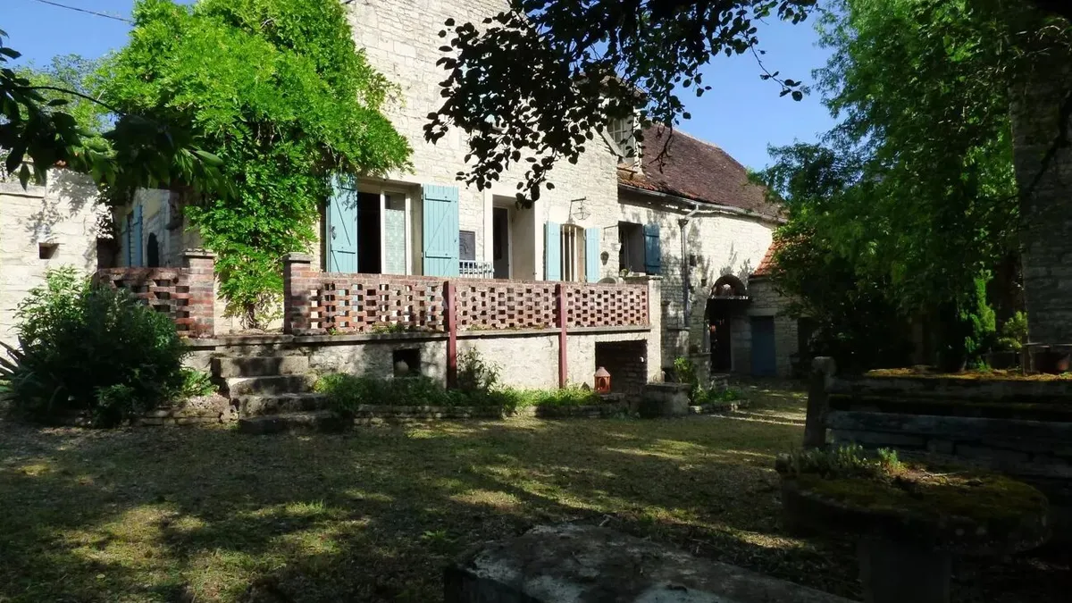 Photo 1