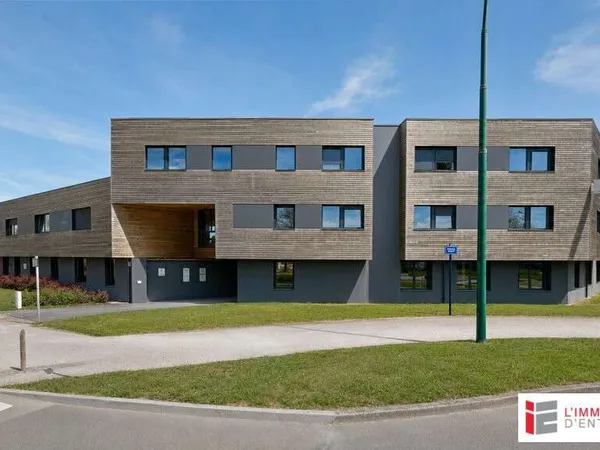 A vendre bureaux loués 160m² à St-Brieuc