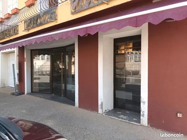 Commerce Location Bagnols-sur-Cèze 160m² 15000€