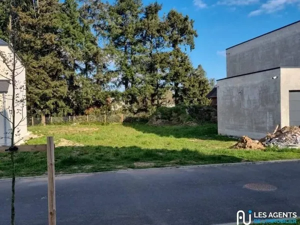 Terrain constructible 300 m²