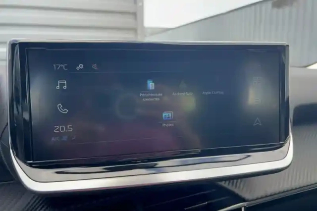 Peugeot 2008 hybrid 110 e-dcs6 — photo 31