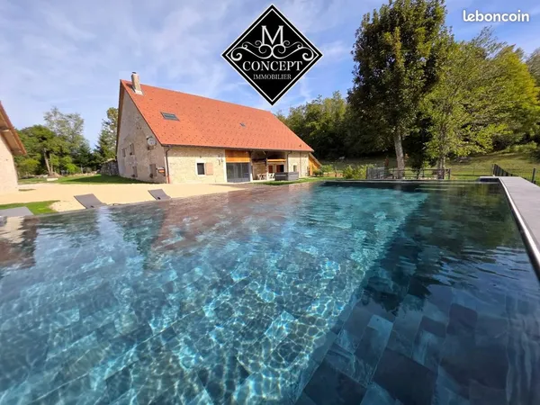 Propriété 7 pièces 203 m²
