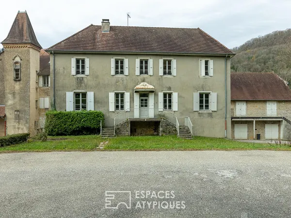 Castel du XVIIe à rénover proche Lons-le-Saunier