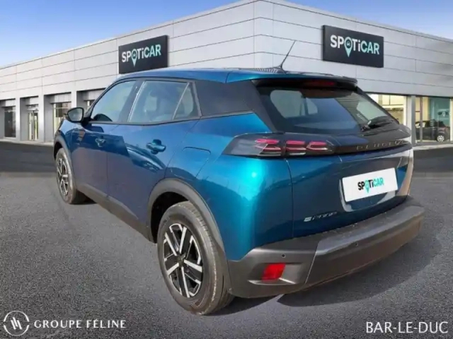 Peugeot 2008 e- 136ch style — photo 7