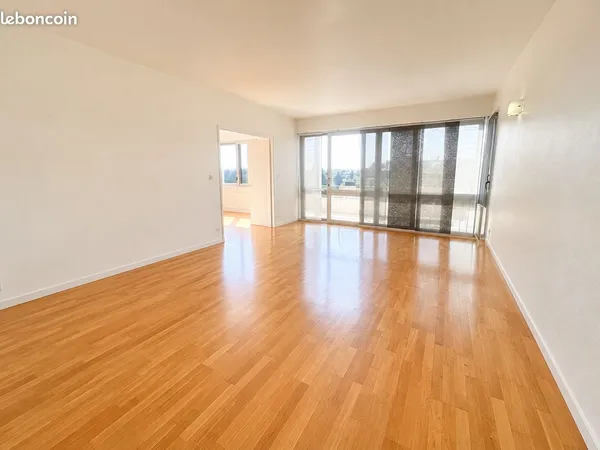 F3 lumineux de 68 m² - Vue dégagée, loggia, parking et cave