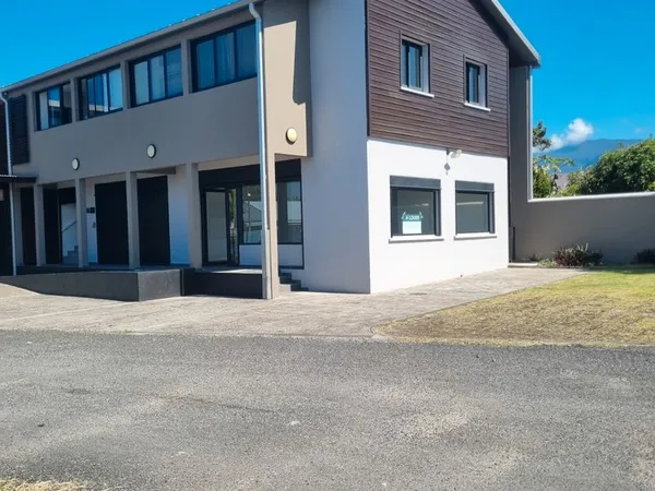 Local commercial Pignon sur rue