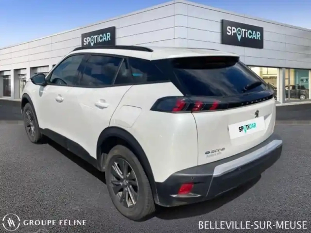Peugeot 2008 e- 136ch style — photo 7