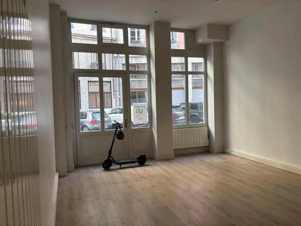 Local commercial 1 pièce 32 m²
