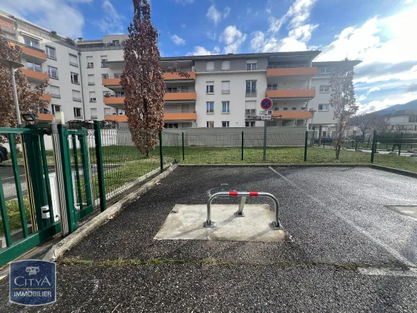 Stationnement Location Saint-Martin-d'Hères   40€