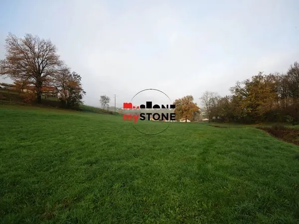 SAINT AMOUR BELLEVUE - Terrain de 5927m² dont 2236m² constructib