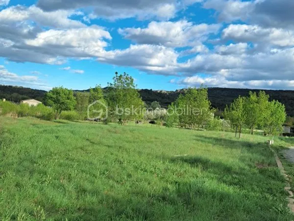 Terrain 2318 m²