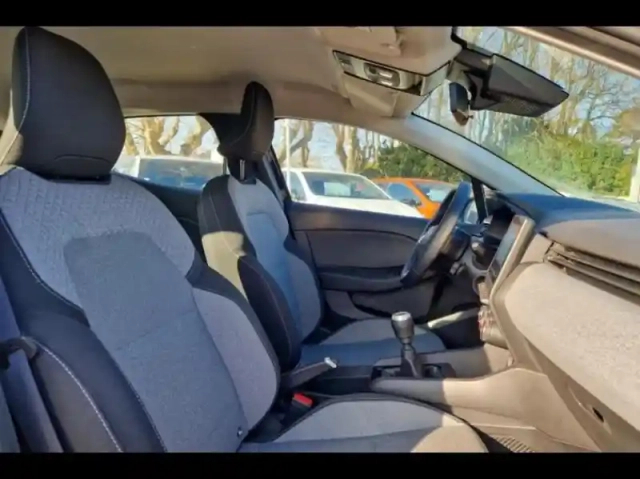 Renault Clio 1.5 blue dci 100ch evolution - 24 — photo 10
