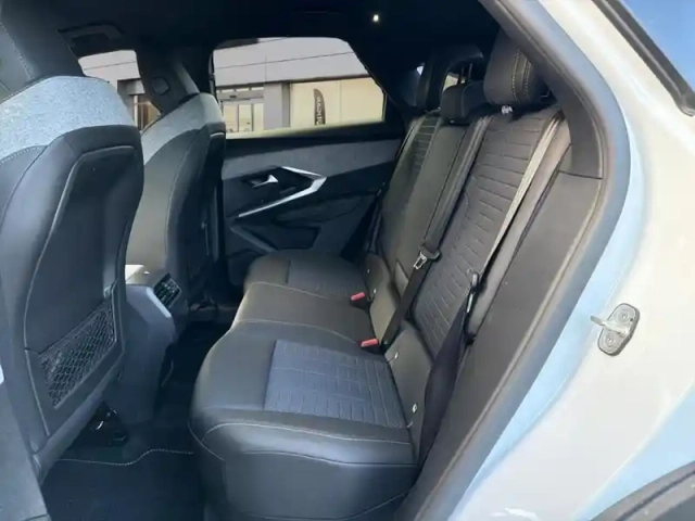 Peugeot 3008 hybrid 136 e-dcs6 gt — photo 23