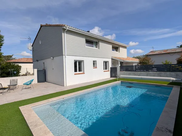 Vends maison familiale avec piscine au sel